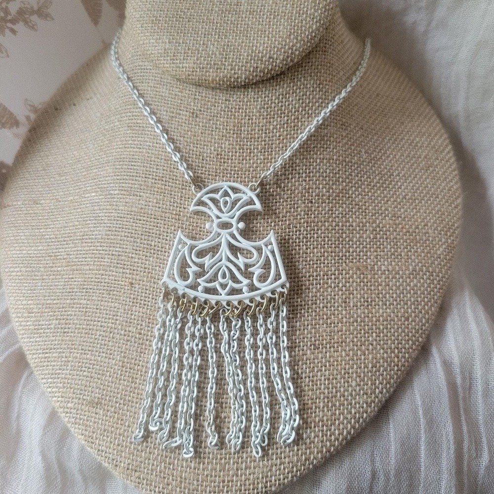 Vintage Crown Trifari White Enamel Filigree Pendant Necklace Mod Boho Summer